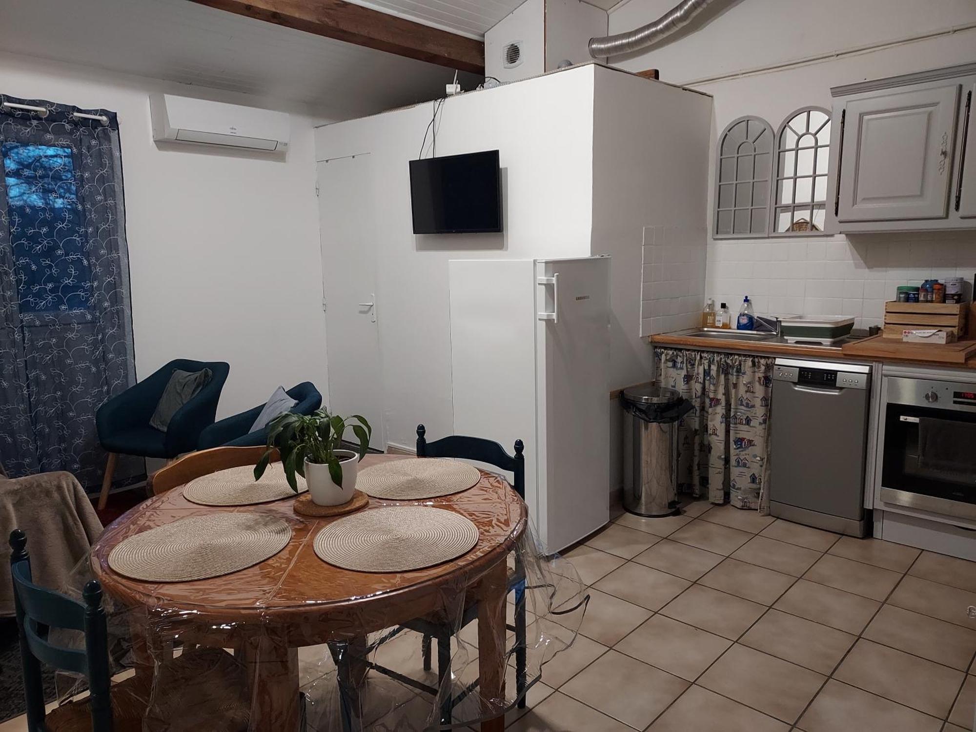 L'Esquirou Apartment Rocbaron Ngoại thất bức ảnh